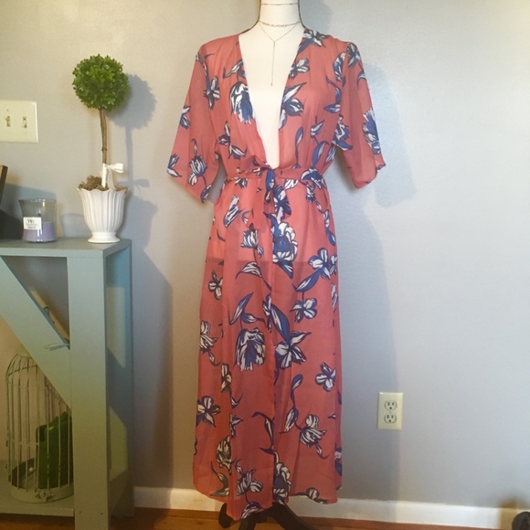 🔆LAST ONE!🔆'Tropics' Blue Floral Getaway Kimono - Picture 5 of 6